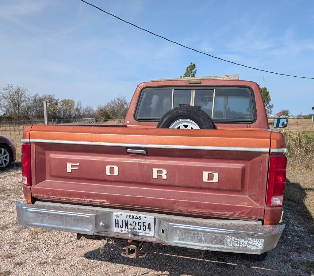 Ford-f-150-1984-brown-2