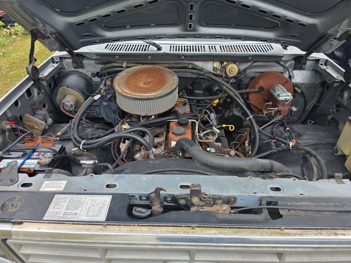 Ford-f-150-1984-silver-4