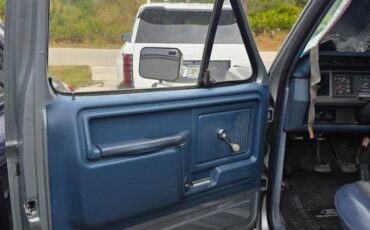 Ford-f-150-1984-silver-6