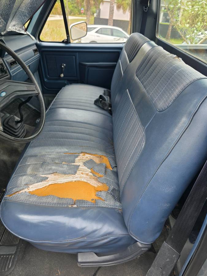 Ford-f-150-1984-silver-7