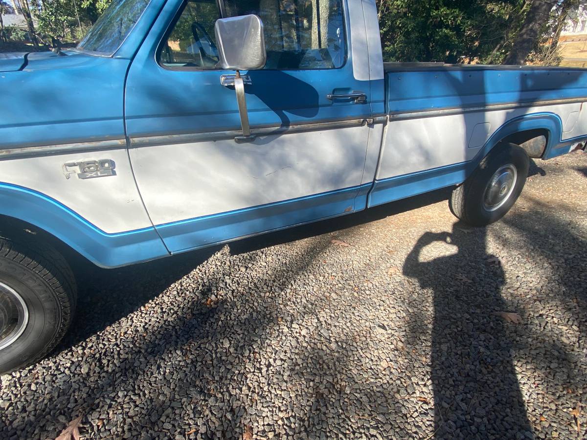 Ford-f-150-1985-blue-10