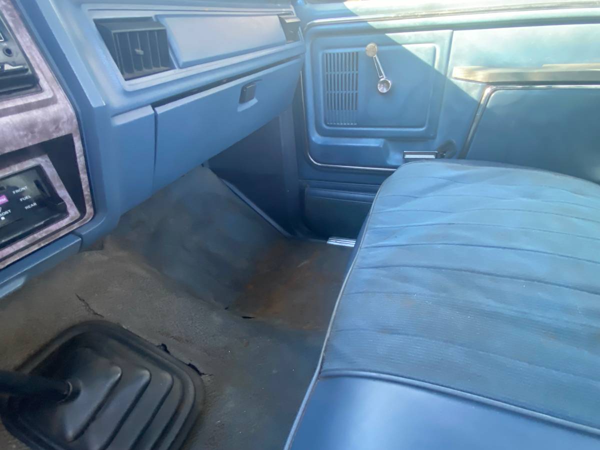 Ford-f-150-1985-blue-13