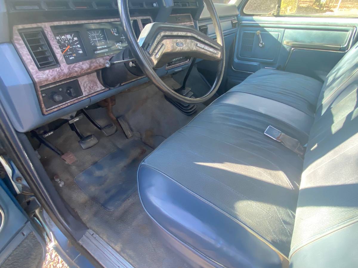 Ford-f-150-1985-blue-15