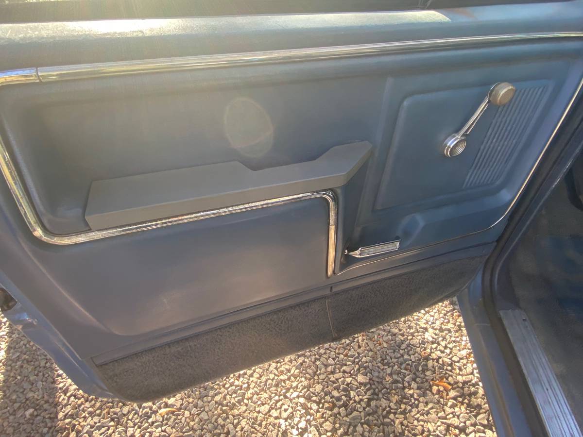 Ford-f-150-1985-blue-17