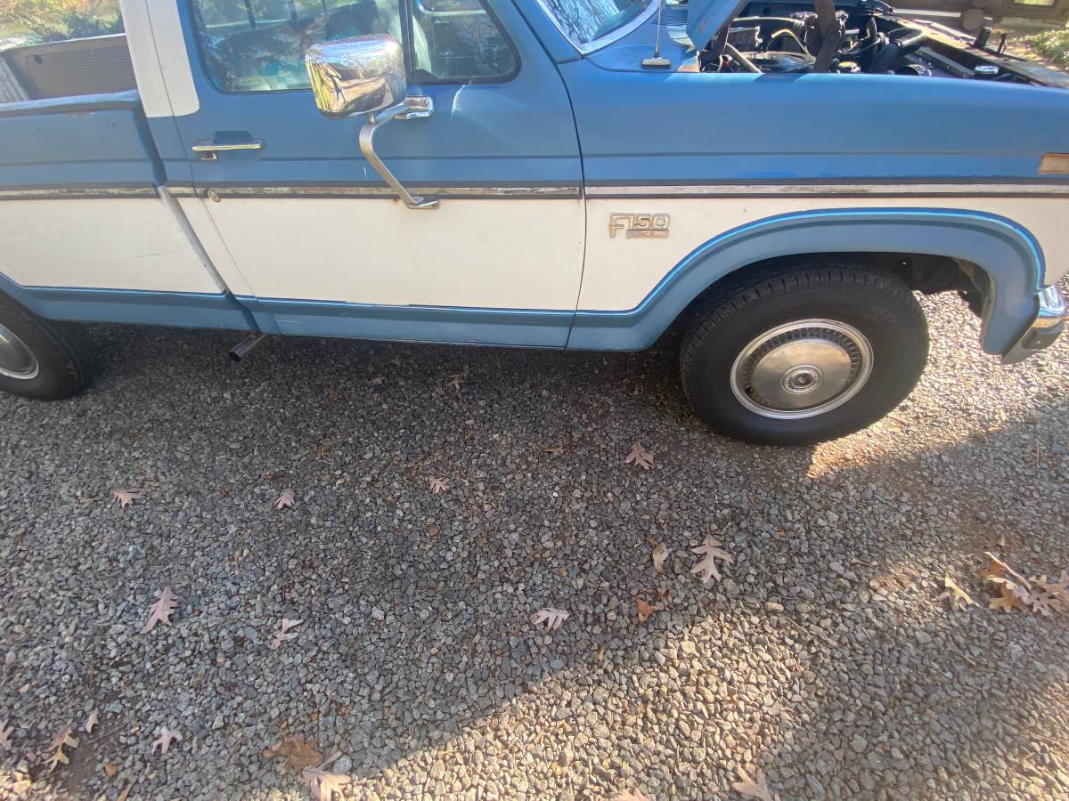Ford-f-150-1985-blue-2