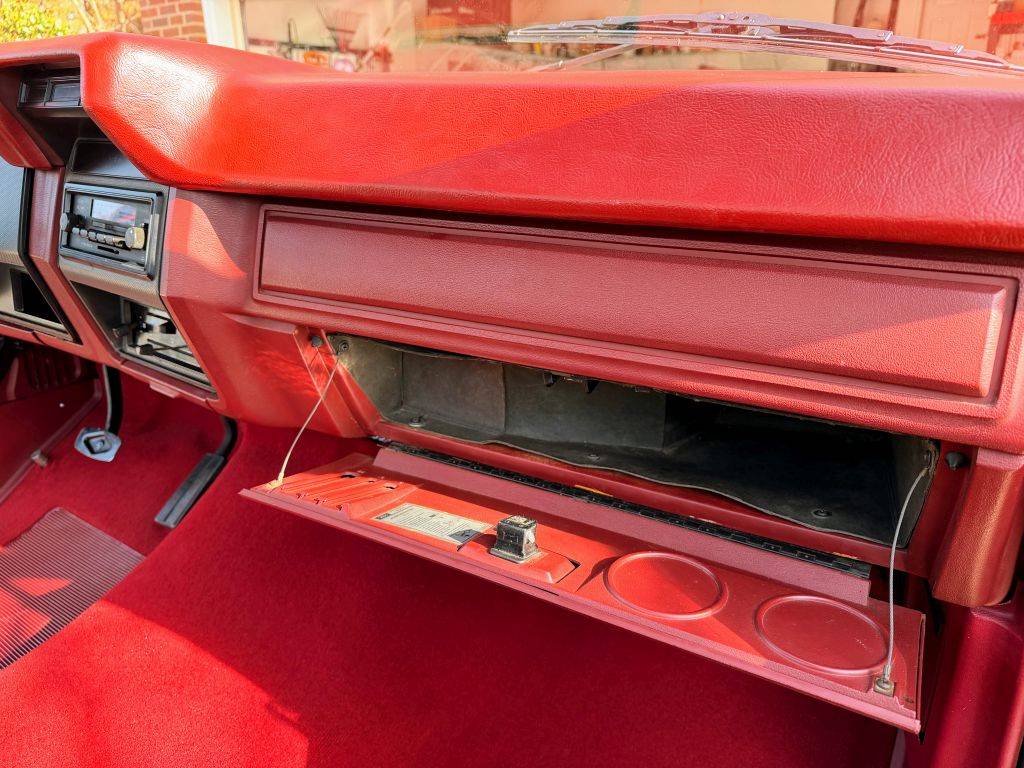 Ford-f-150-1985-red-15