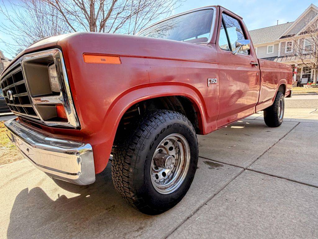 Ford-f-150-1985-red-4
