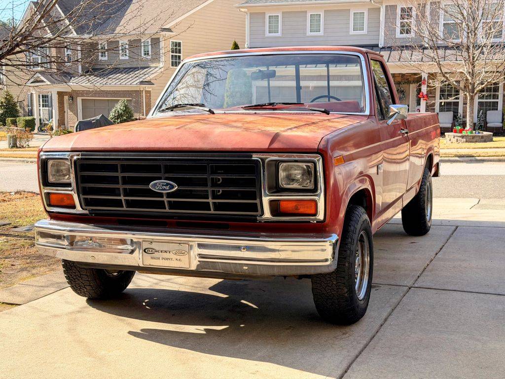 Ford-f-150-1985-red
