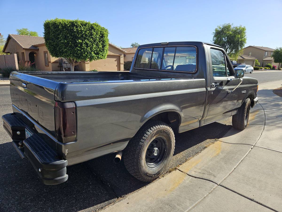 Ford-f-150-1988-grey-1