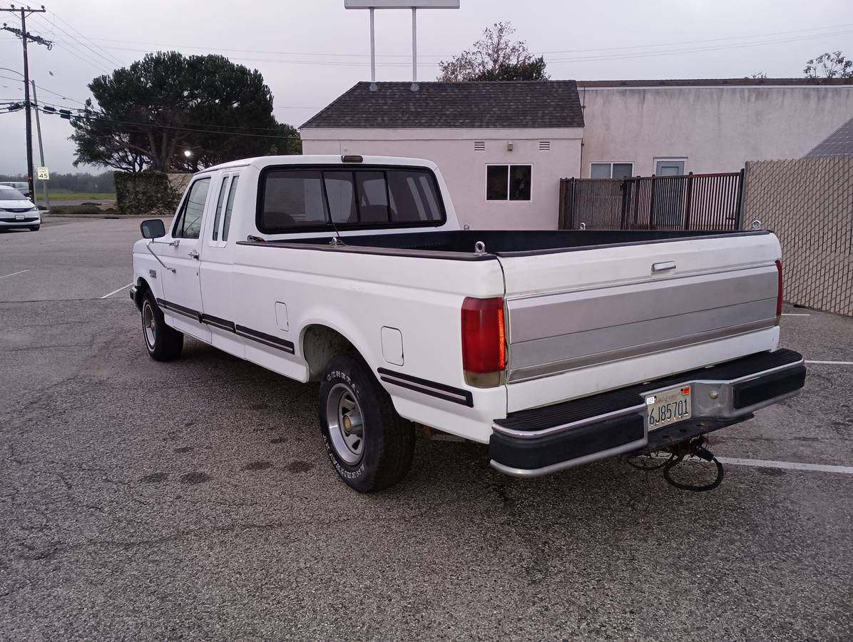 Ford-f-150-1990-white-9