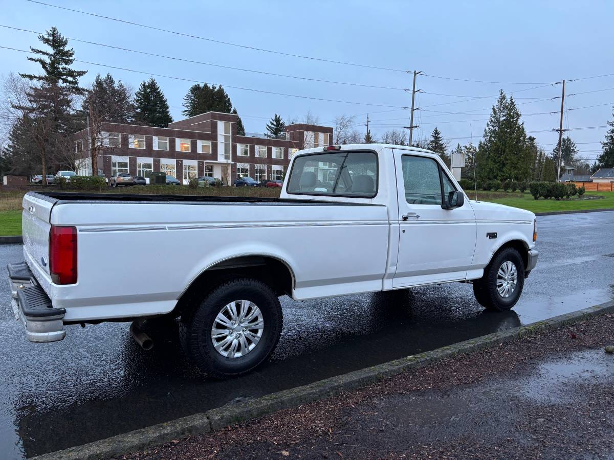 Ford-f-150-1996-white-3
