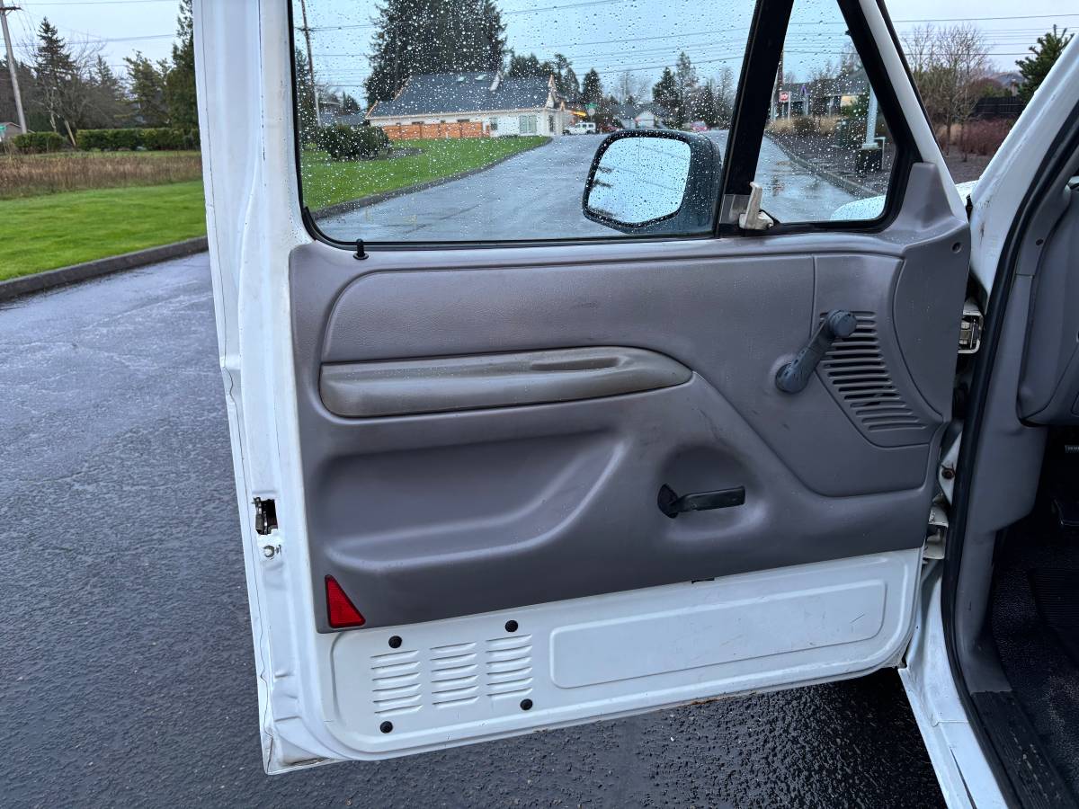 Ford-f-150-1996-white-4