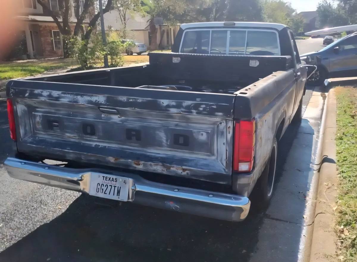 Ford-f-150-302-efi-1986-black-6