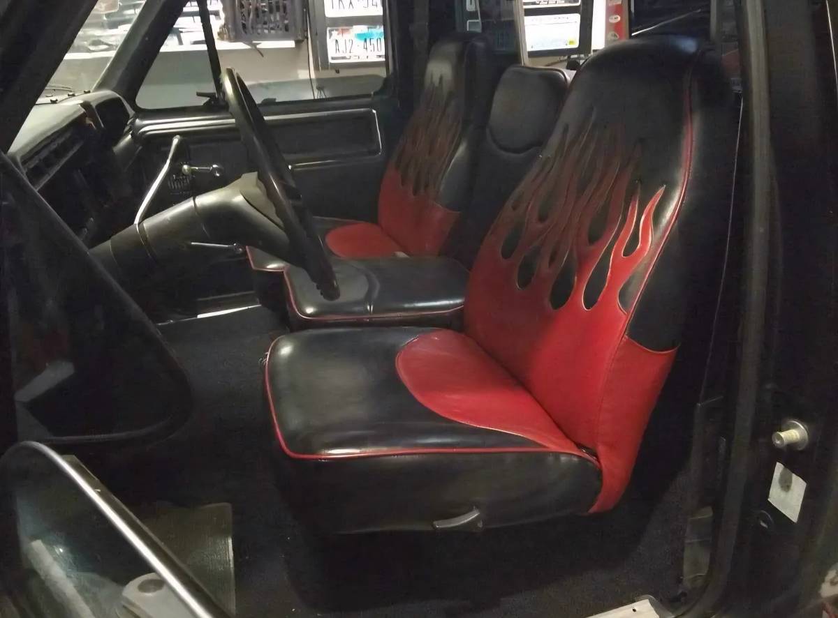 Ford-f-150-302-efi-1986-black-7