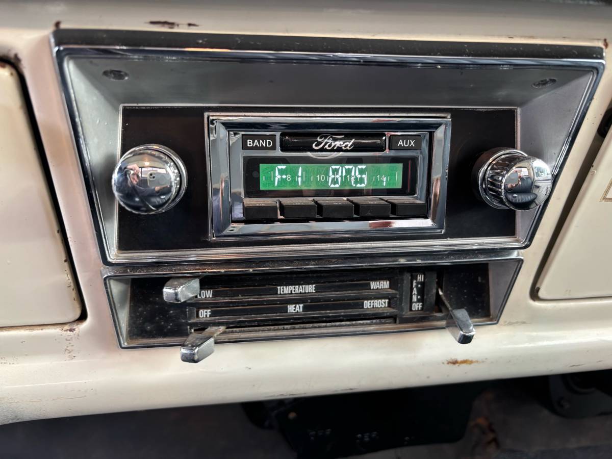 Ford-f-250-1970-white-2