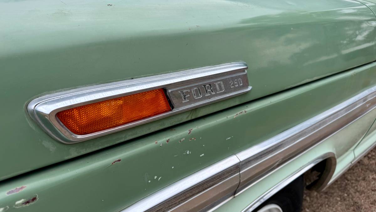 Ford-f-250-1971-green-7