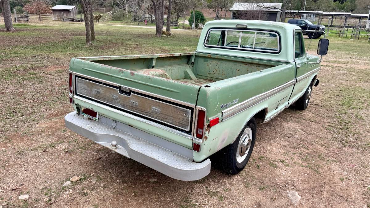 Ford-f-250-1971-green-9