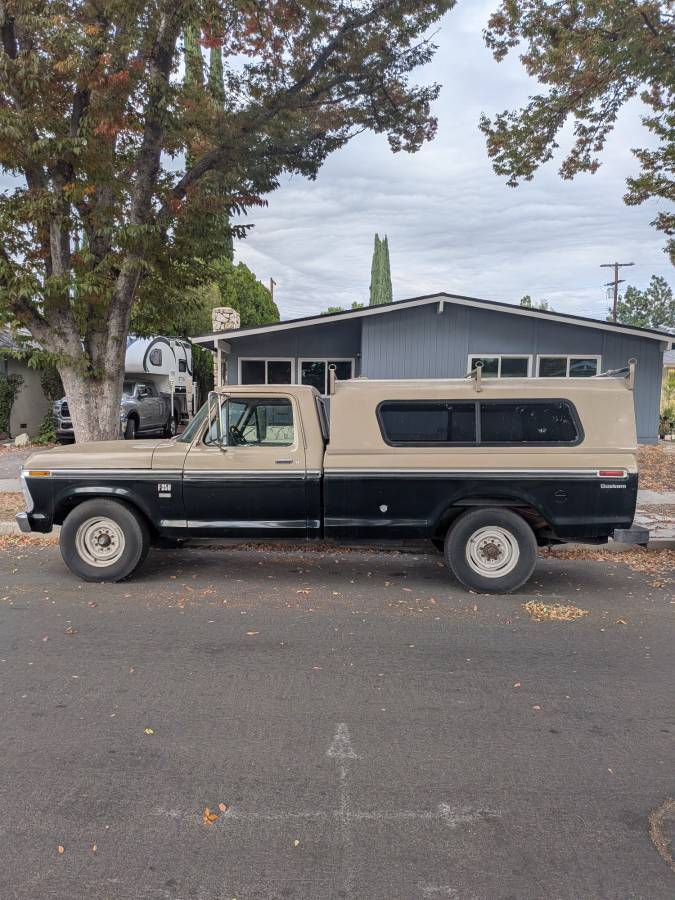Ford-f-250-1974-custom-13
