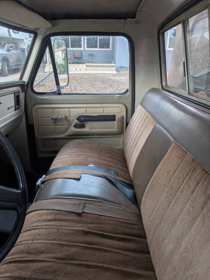 Ford-f-250-1974-custom-2