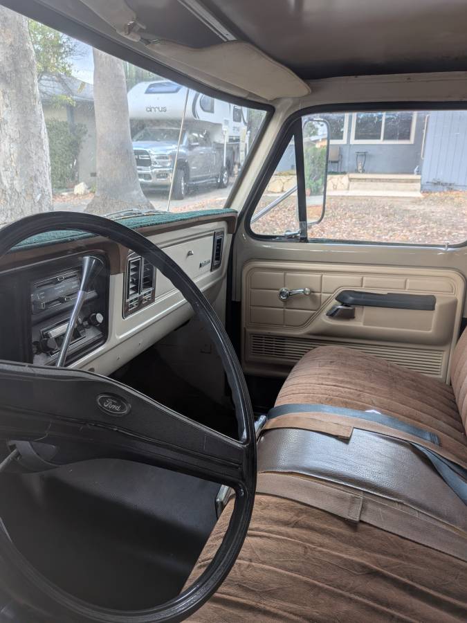 Ford-f-250-1974-custom-5