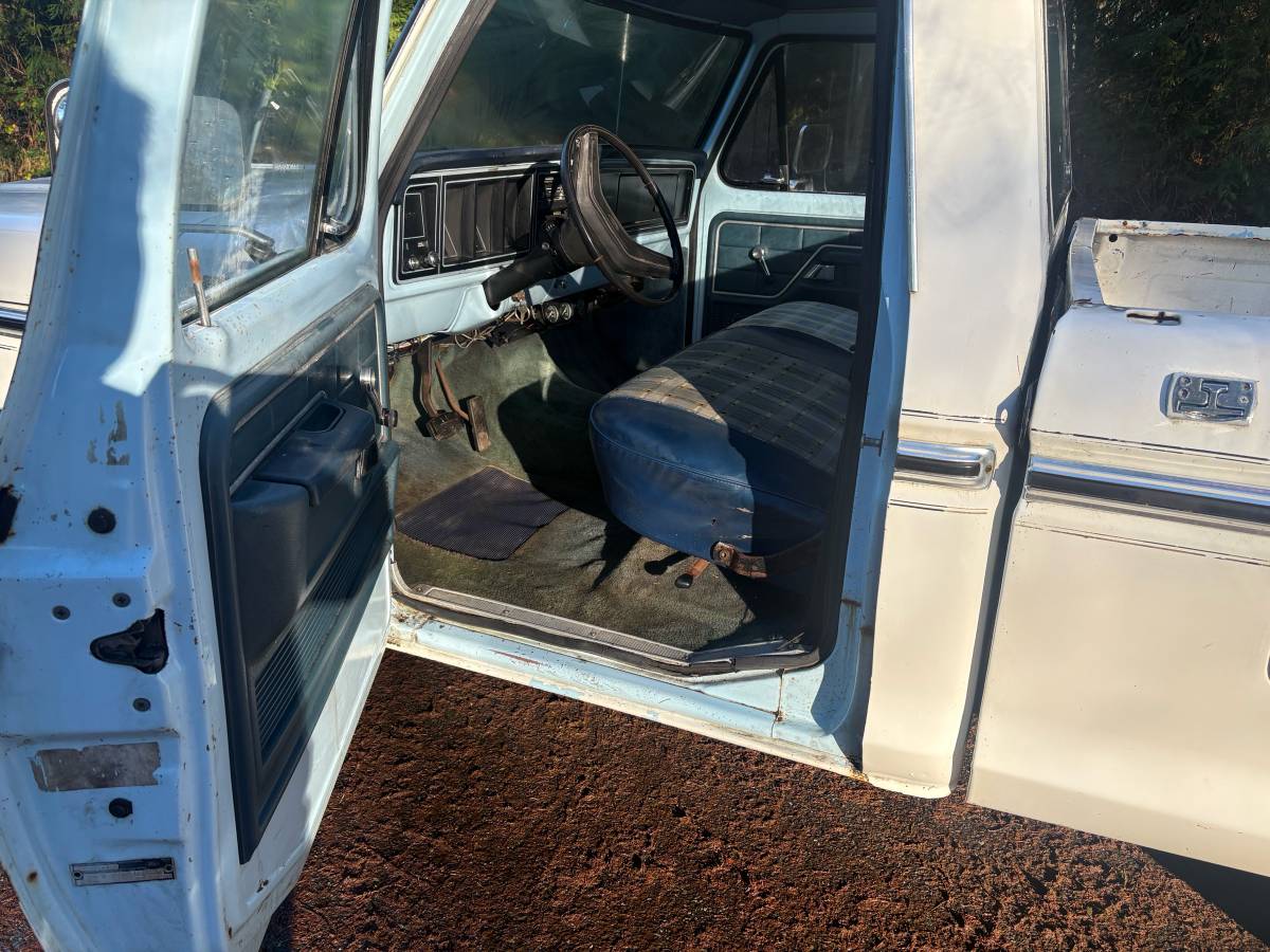 Ford-f-250-1977-white-22