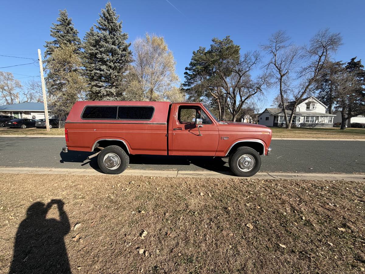Ford-f-250-1986-red-4