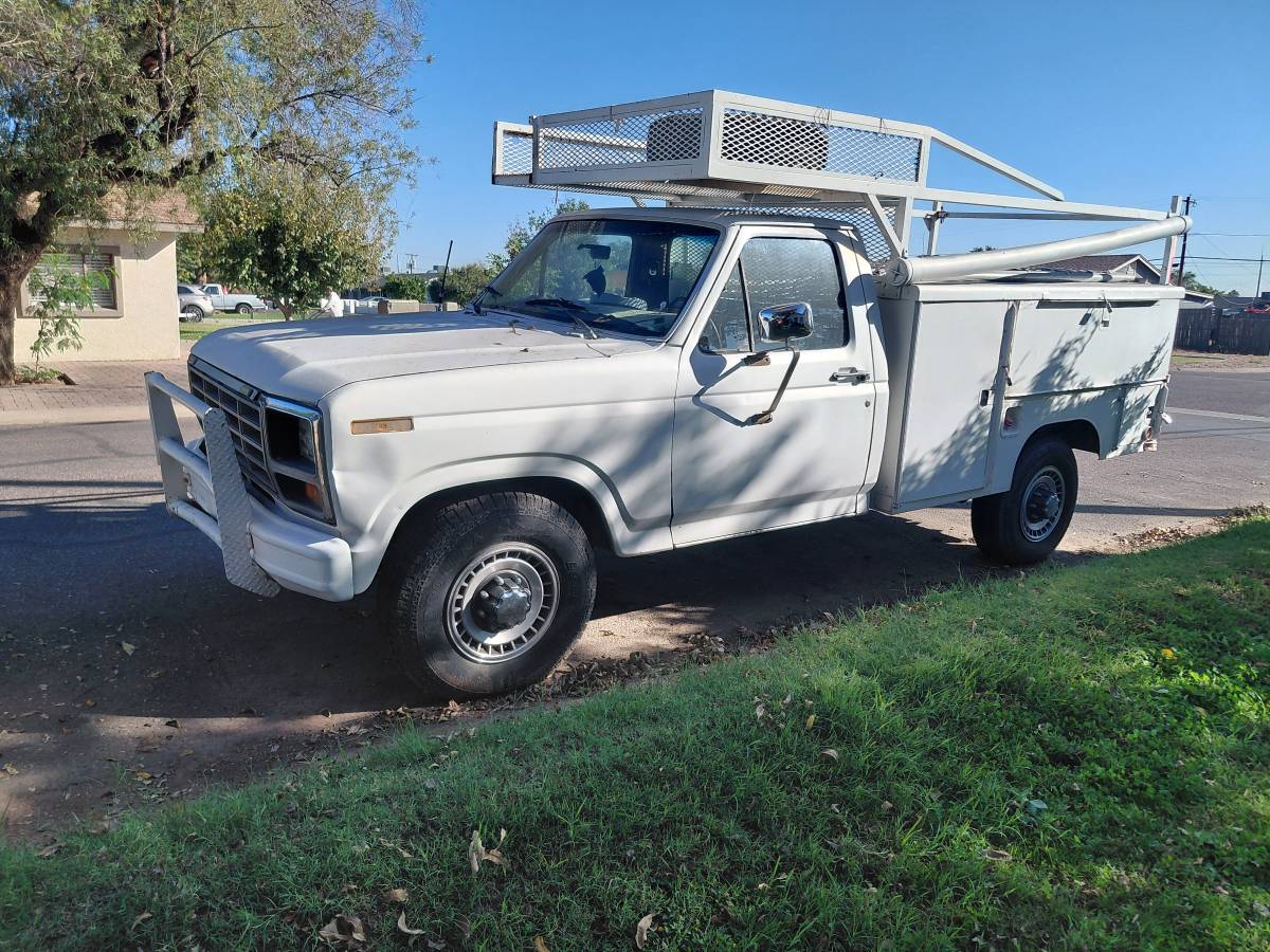 Ford-f-250-1986-white