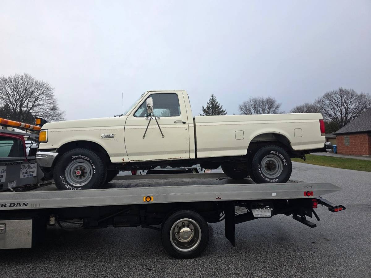 Ford-f-250-1989-white