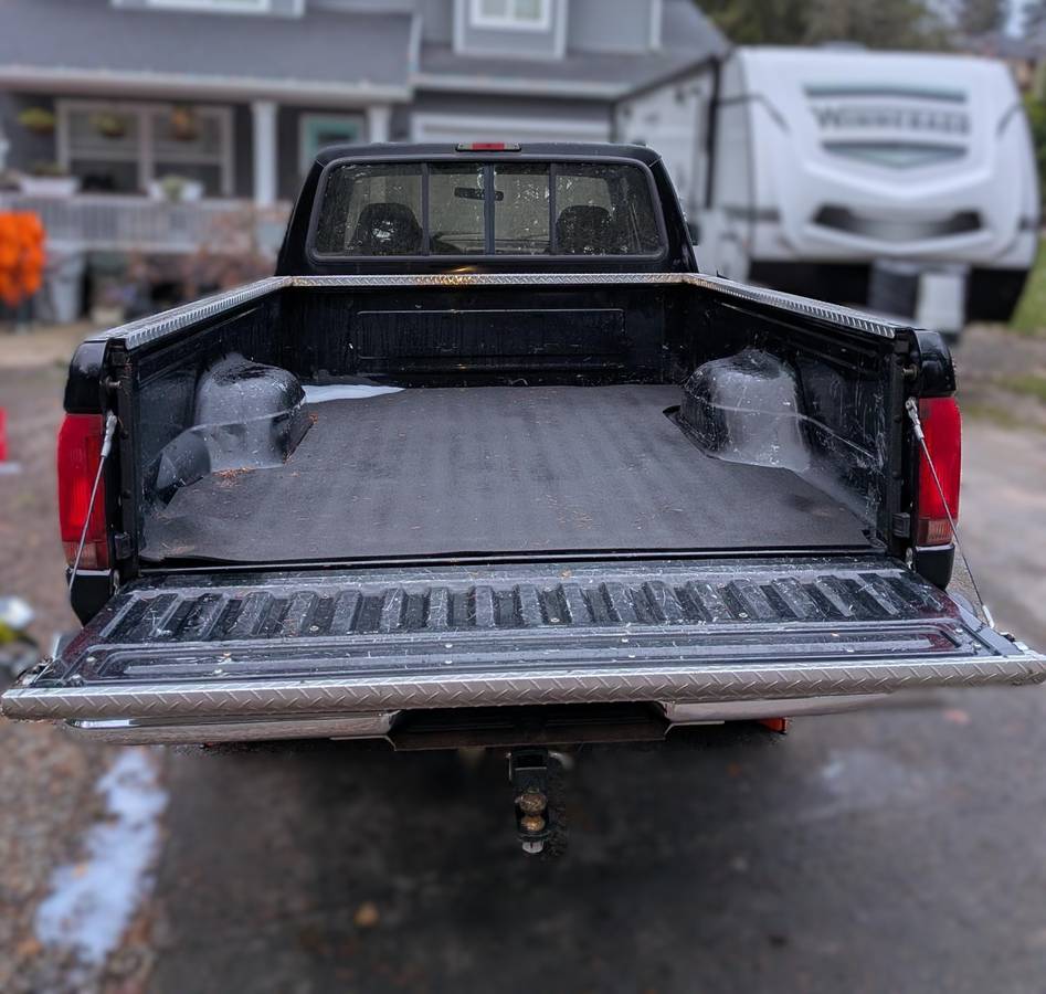 Ford-f-250-1996-black-4