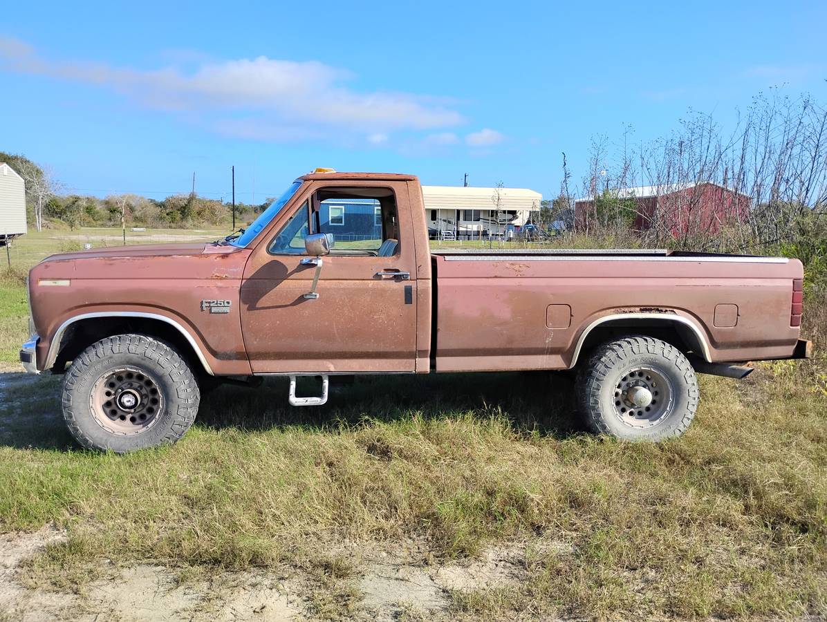 Ford-f-250-diesel-1986-brown