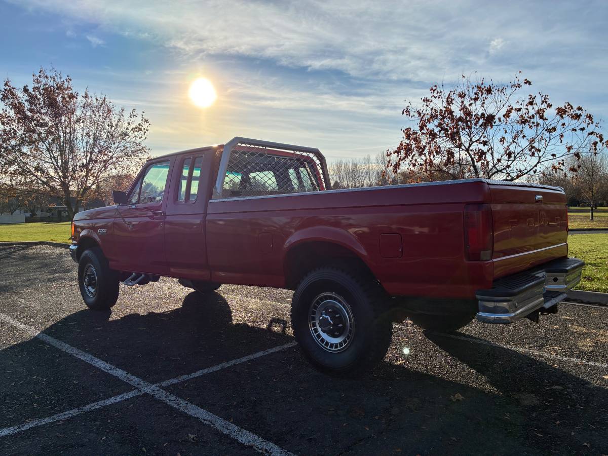 Ford-f-250-diesel-1987-red-10