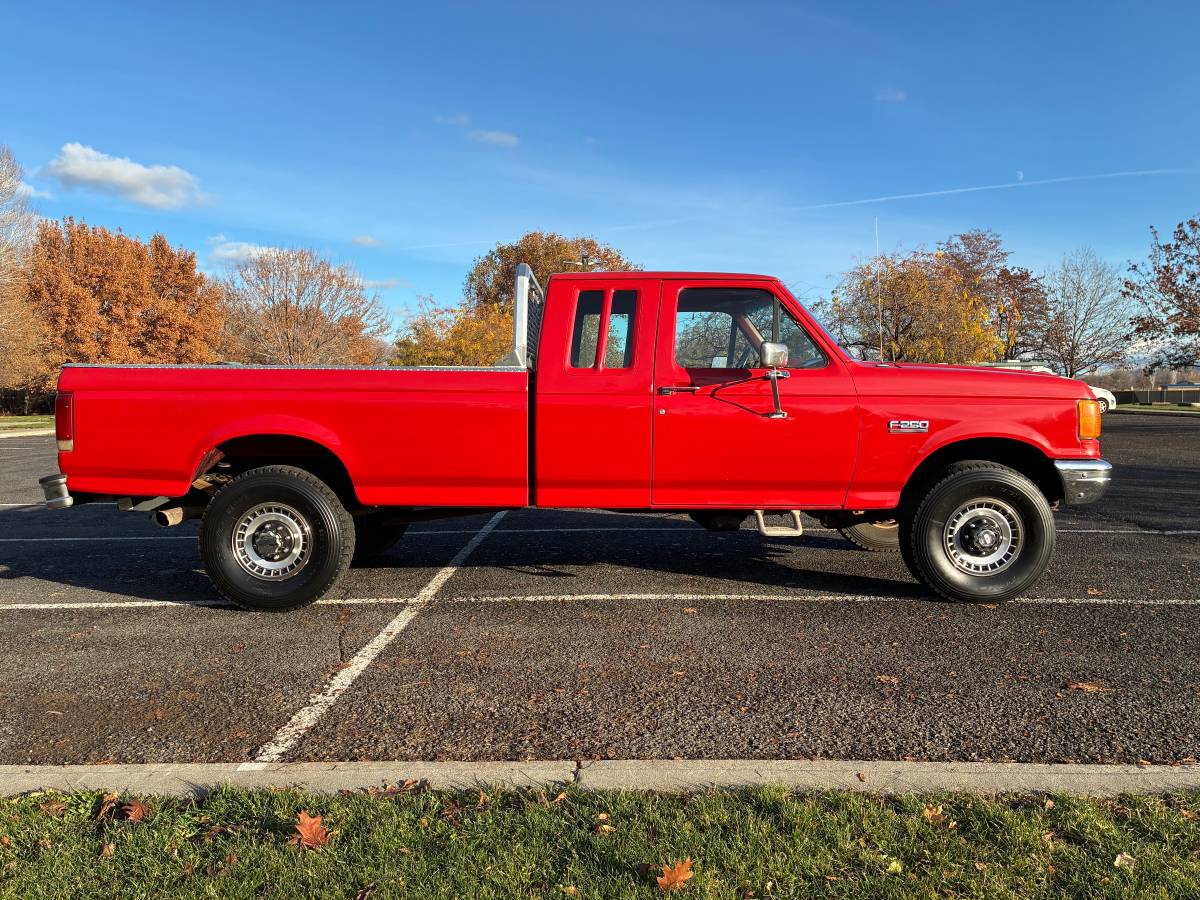 Ford-f-250-diesel-1987-red-13