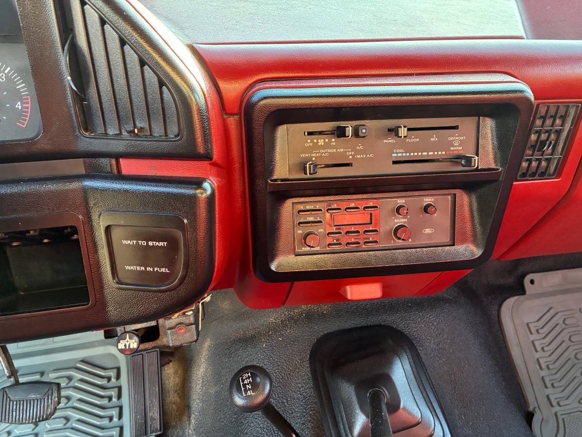 Ford-f-250-diesel-1987-red-16