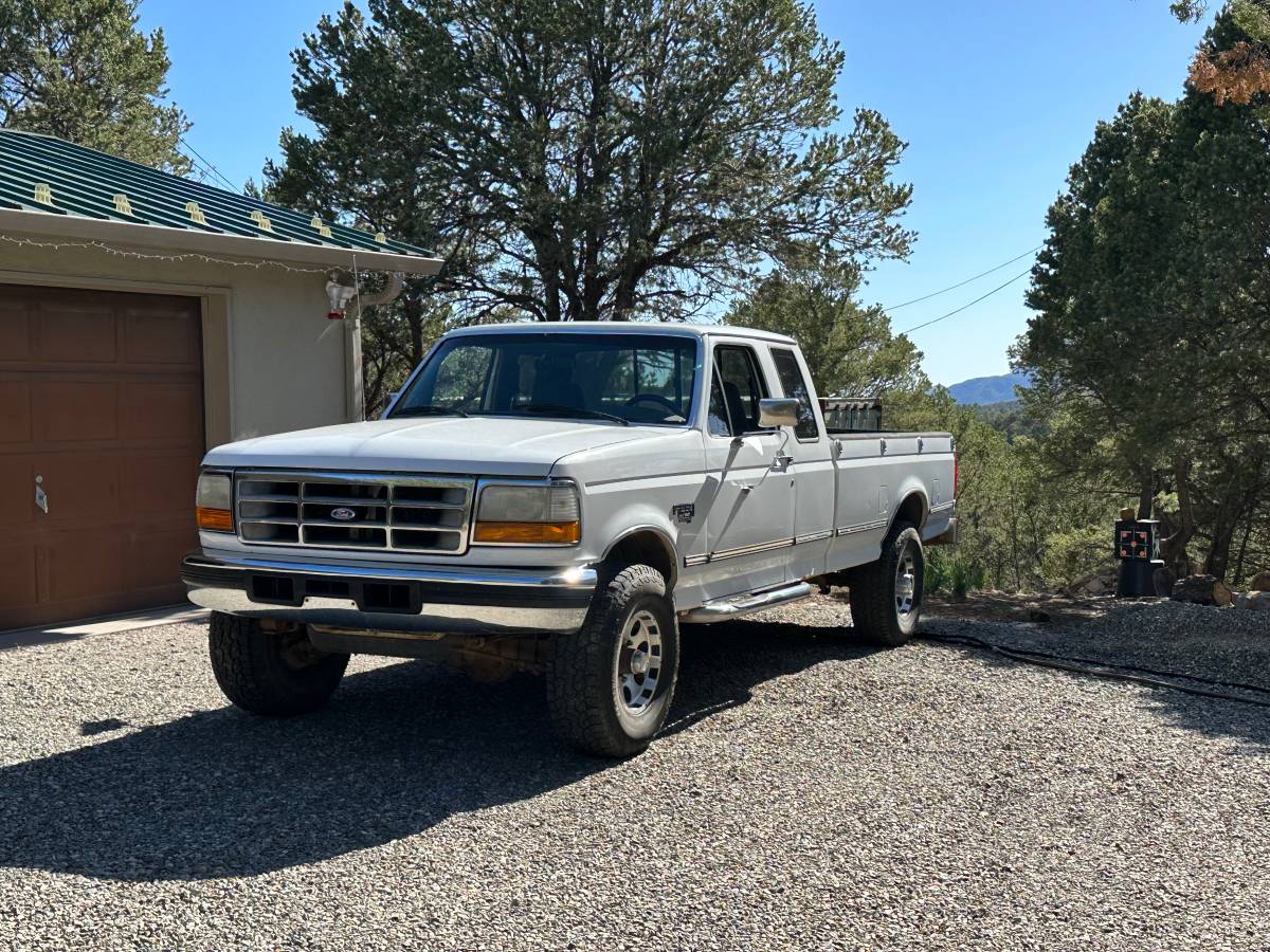 Ford-f-250-diesel-1995-white-1