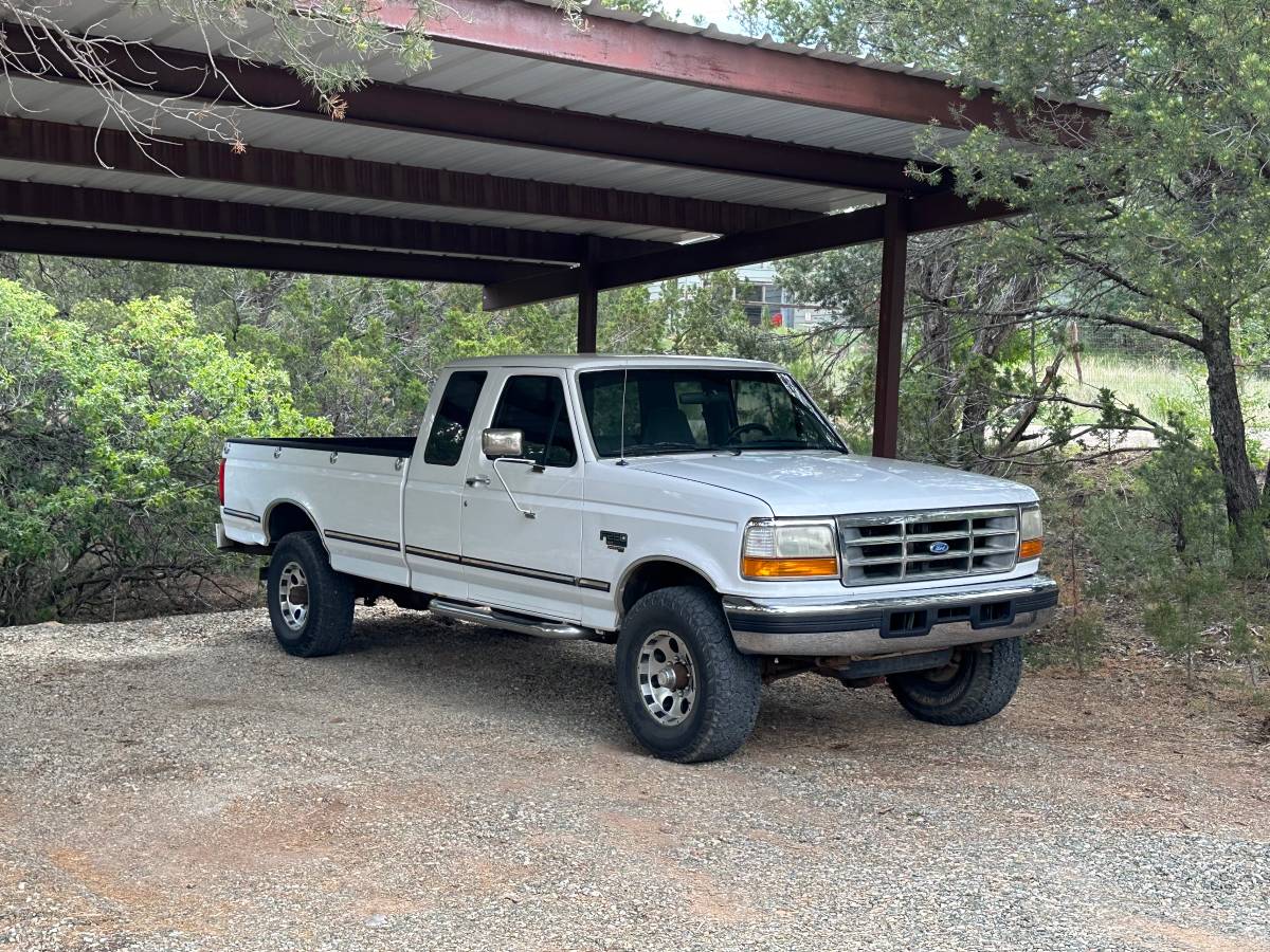 Ford-f-250-diesel-1995-white