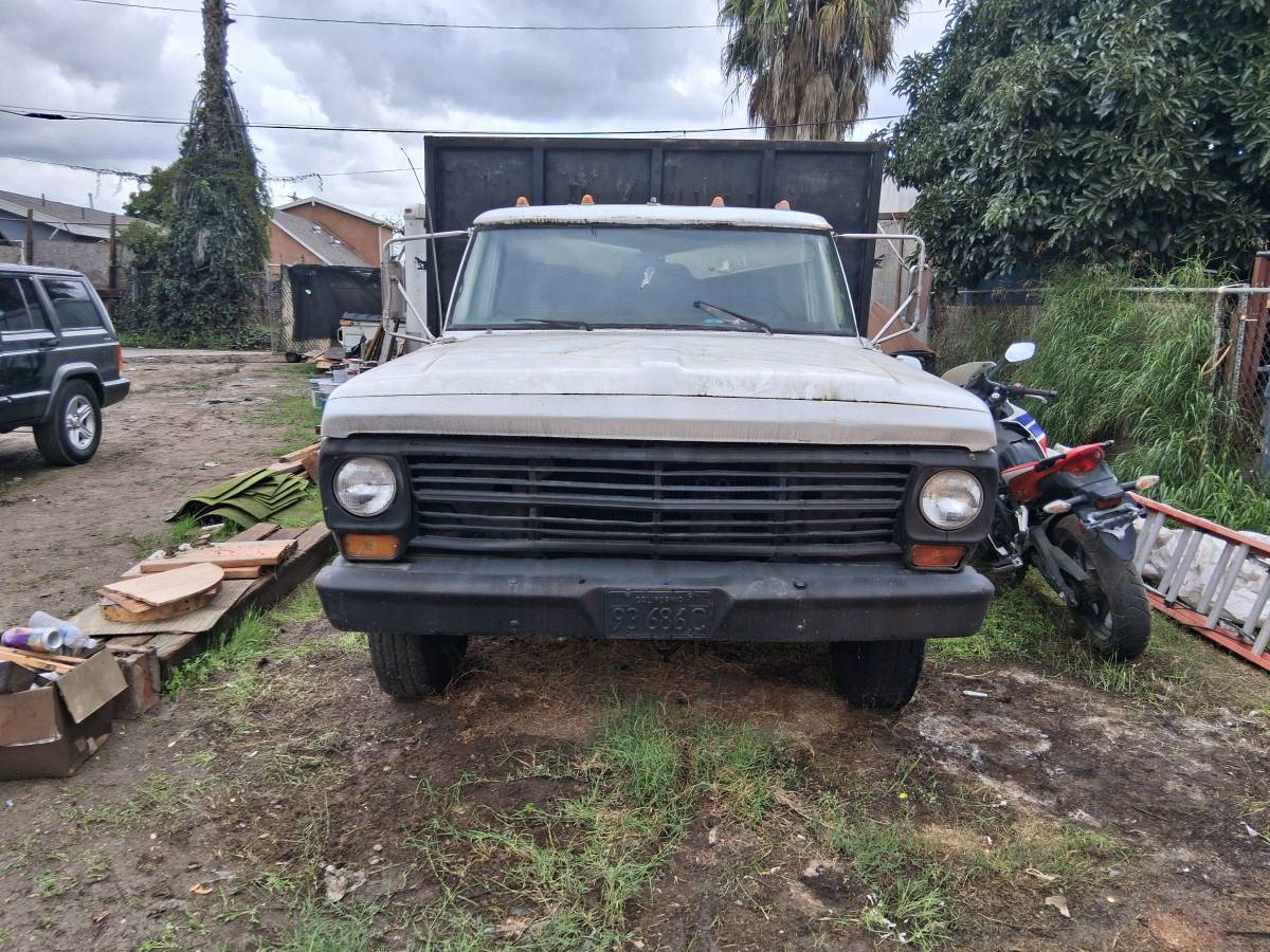 Ford-f-350-1977-white-22