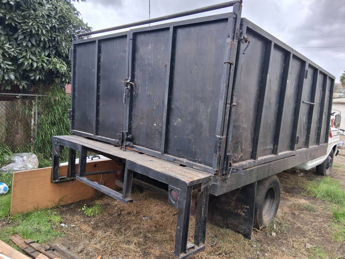 Ford-f-350-1977-white-23