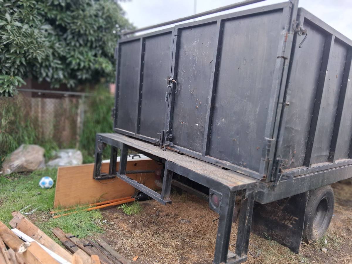 Ford-f-350-1977-white-25