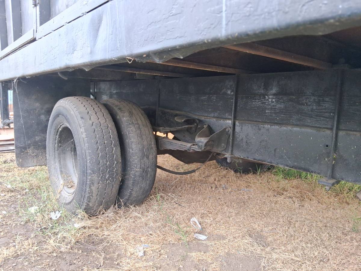 Ford-f-350-1977-white-34