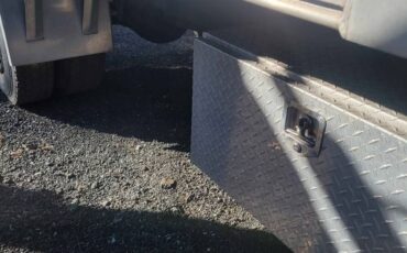 Ford-f-800-1984-black-3