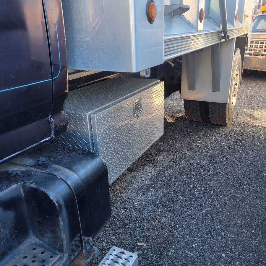 Ford-f-800-1984-black-7