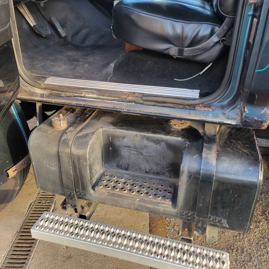 Ford-f-800-1984-black-8