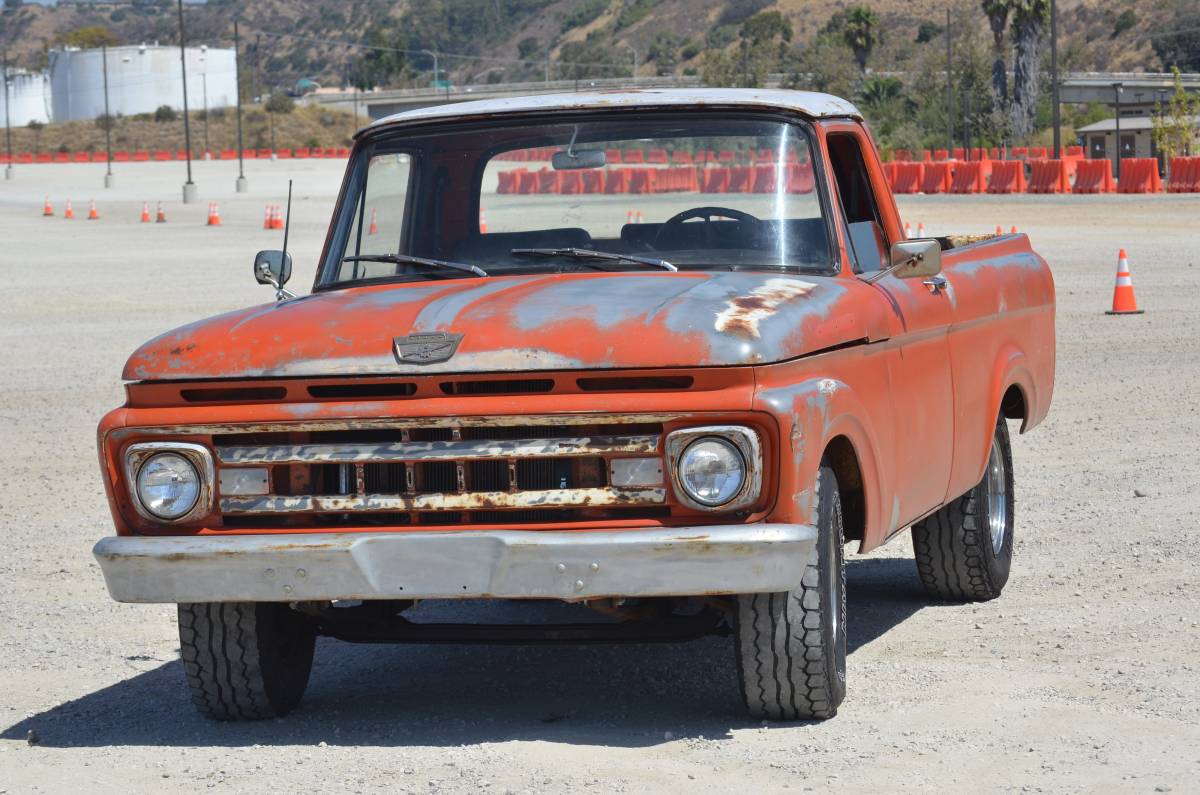 Ford-f100-1961-custom-11