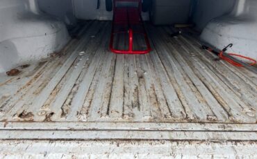 Ford-f100-custom-1979-white-12