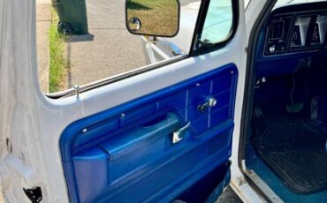 Ford-f100-custom-1979-white-6