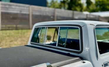 Ford-f100-custom-1979-white-8