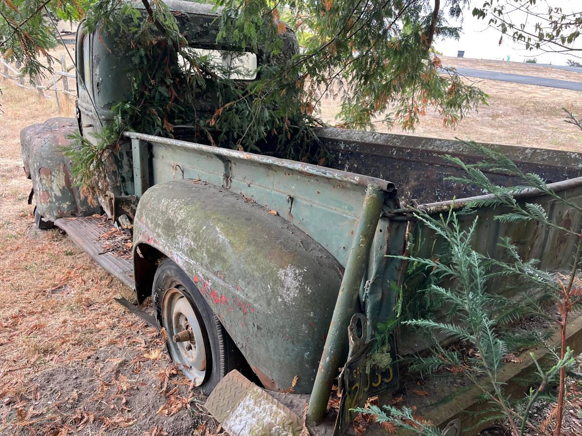 Ford-f100-pickup-1946-10
