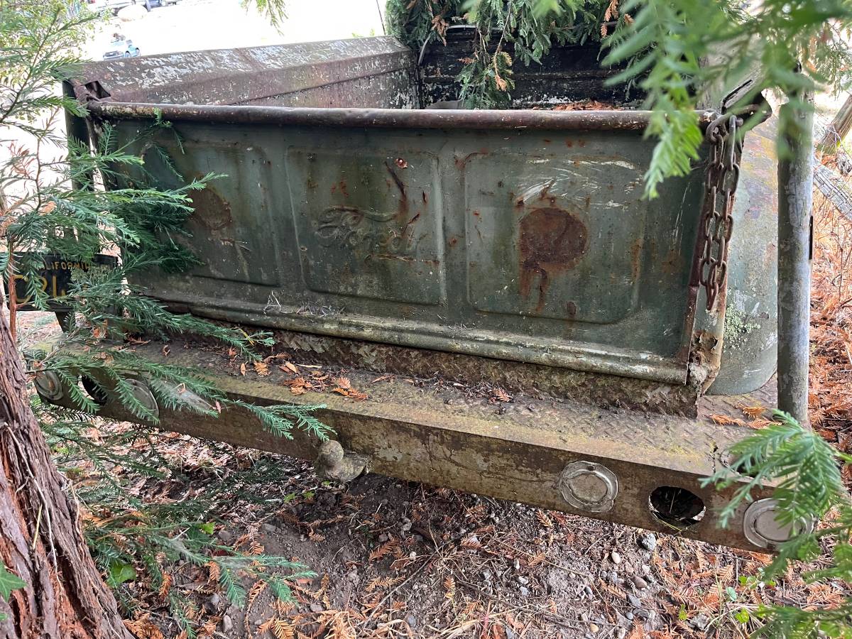 Ford-f100-pickup-1946-11