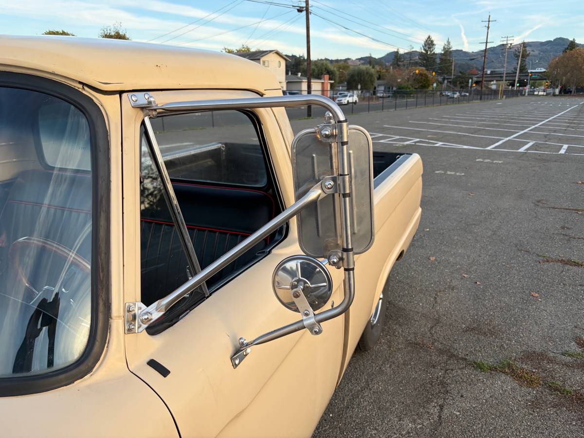 Ford-f100-pickup-1966-custom-17