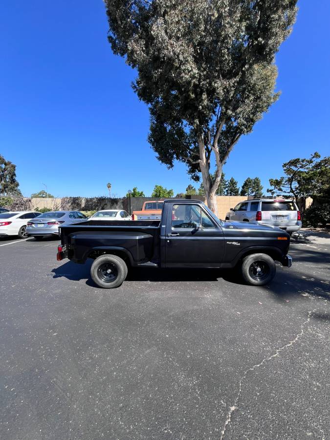 Ford-f100-xlt-ranger-1981-black-12